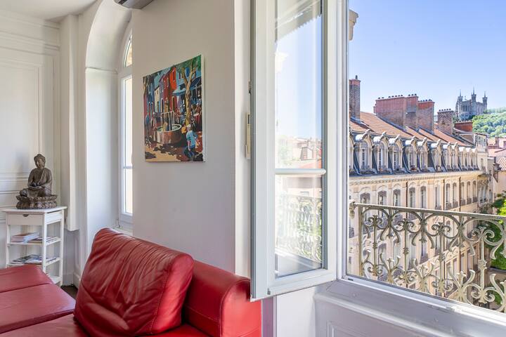 “Casa Fourvière” | chic & cosy | en hypercentre gallery image 5