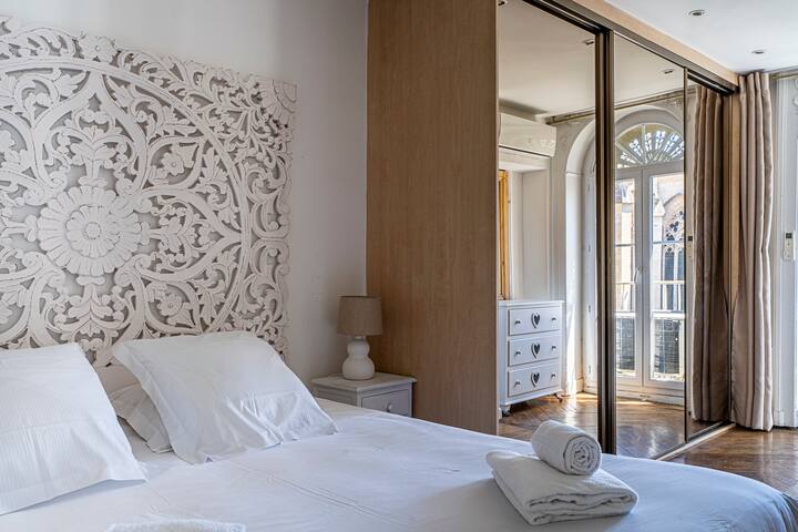 “Casa Fourvière” | chic & cosy | en hypercentre gallery image 3