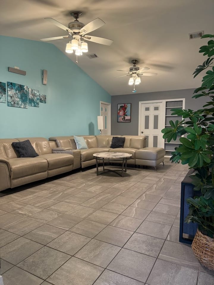 Roomy 7br Escape With Pool & Games - DeFuniak Springs, FL
