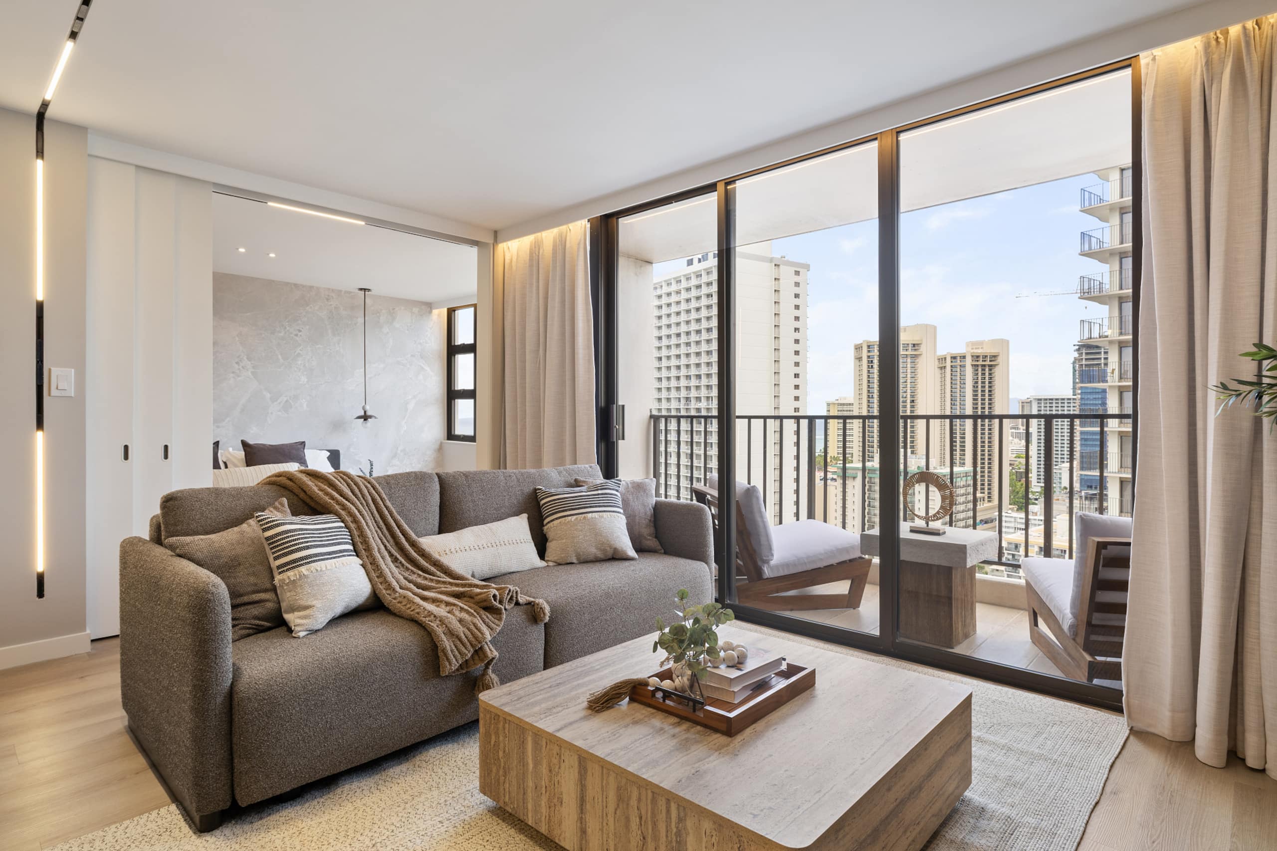 Waikiki Luxe Ocean Retreat 28F – 1 Parking - Image 5
