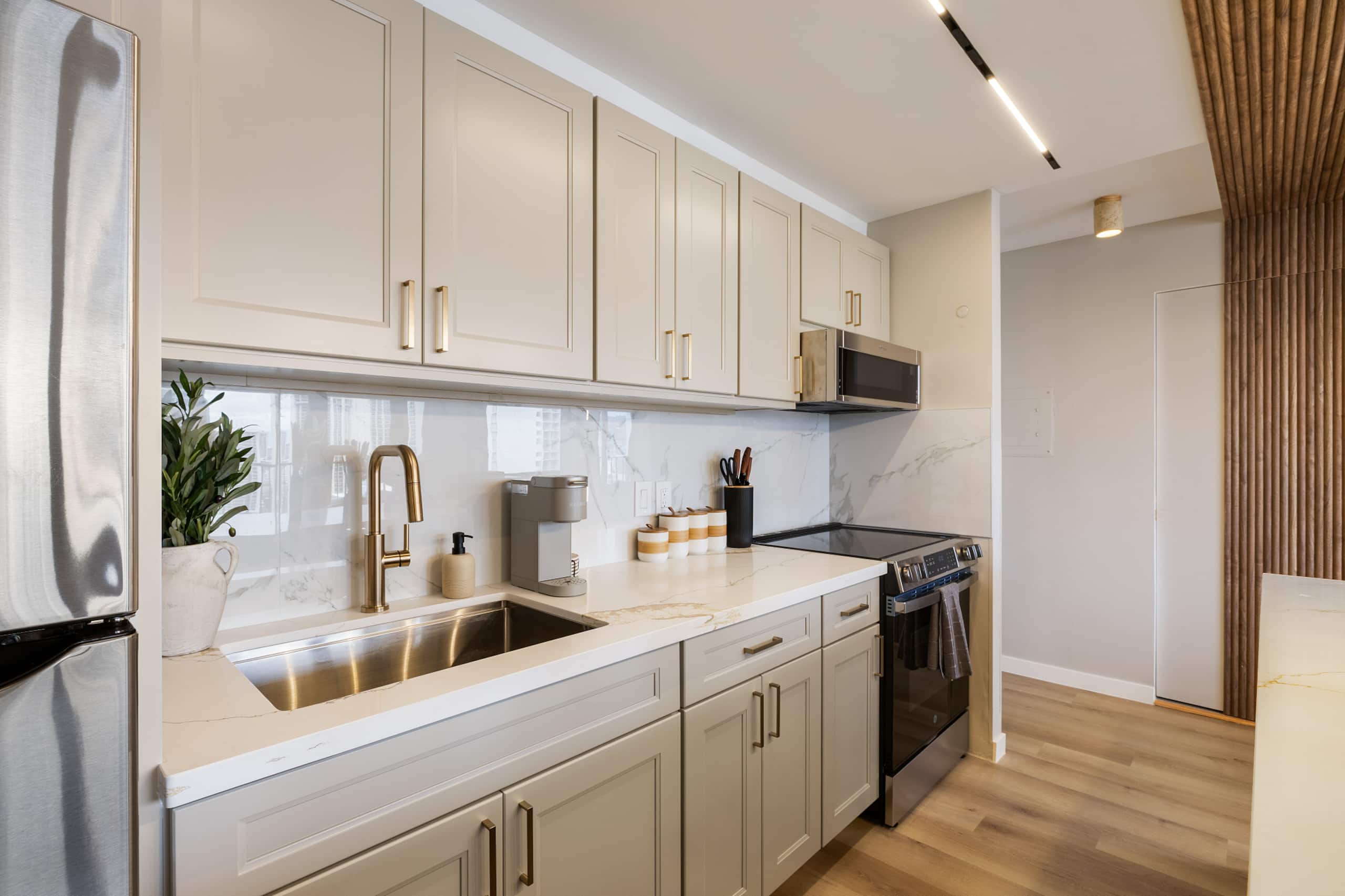 Waikiki Luxe Ocean Retreat 28F – 1 Parking - Image 20