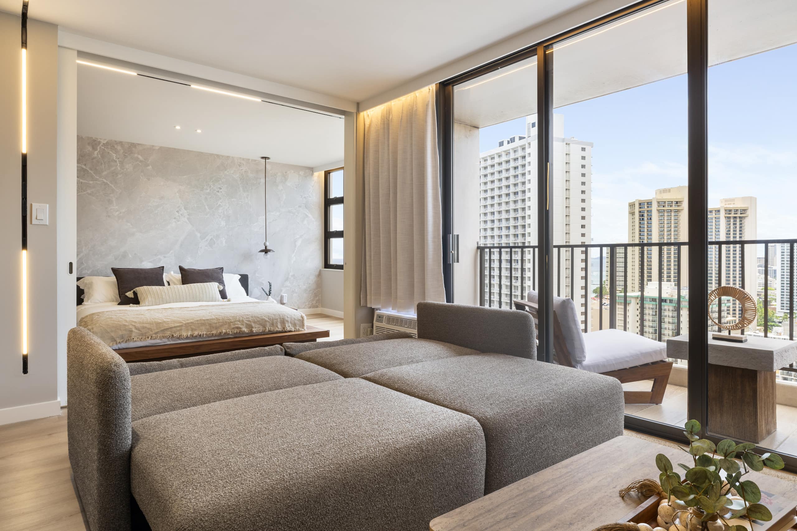 Waikiki Luxe Ocean Retreat 28F – 1 Parking - Image 6