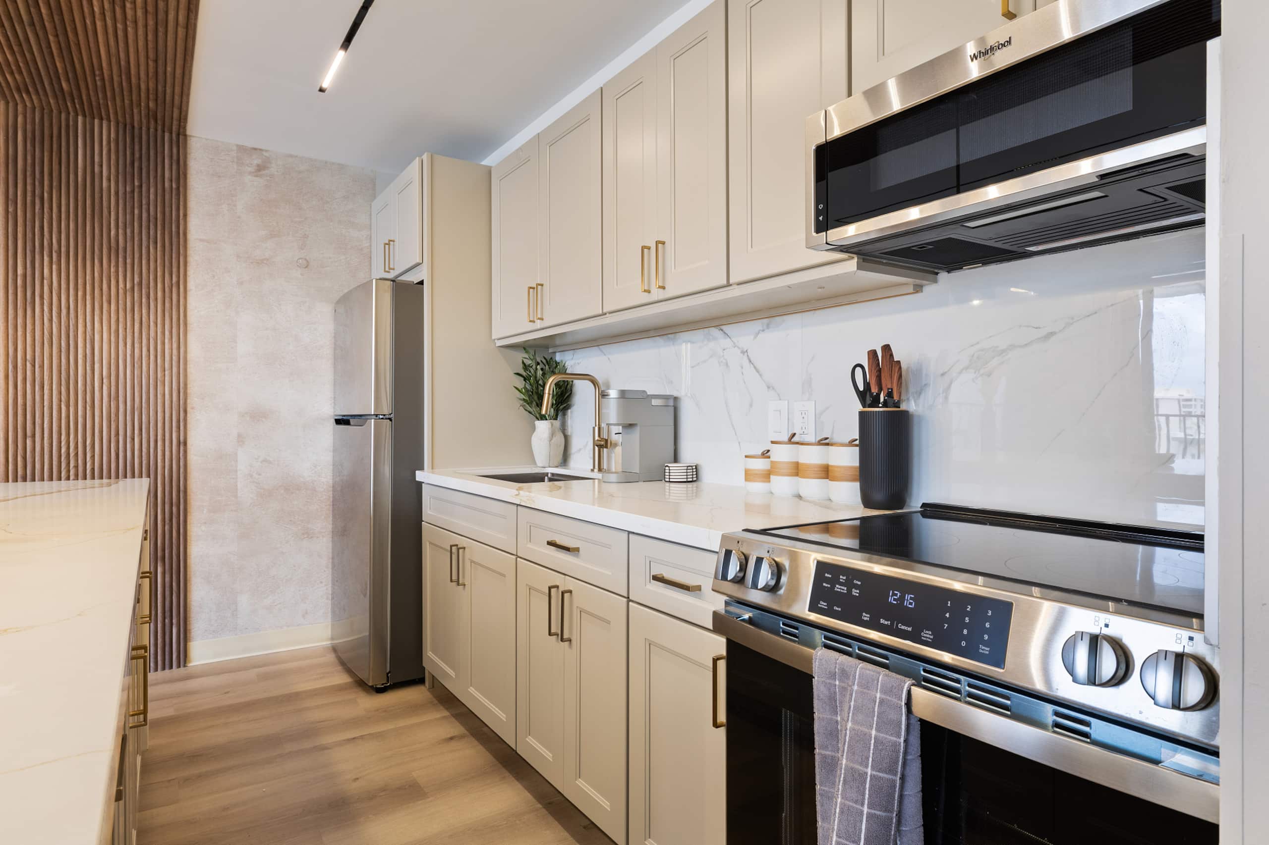 Waikiki Luxe Ocean Retreat 28F – 1 Parking - Image 21