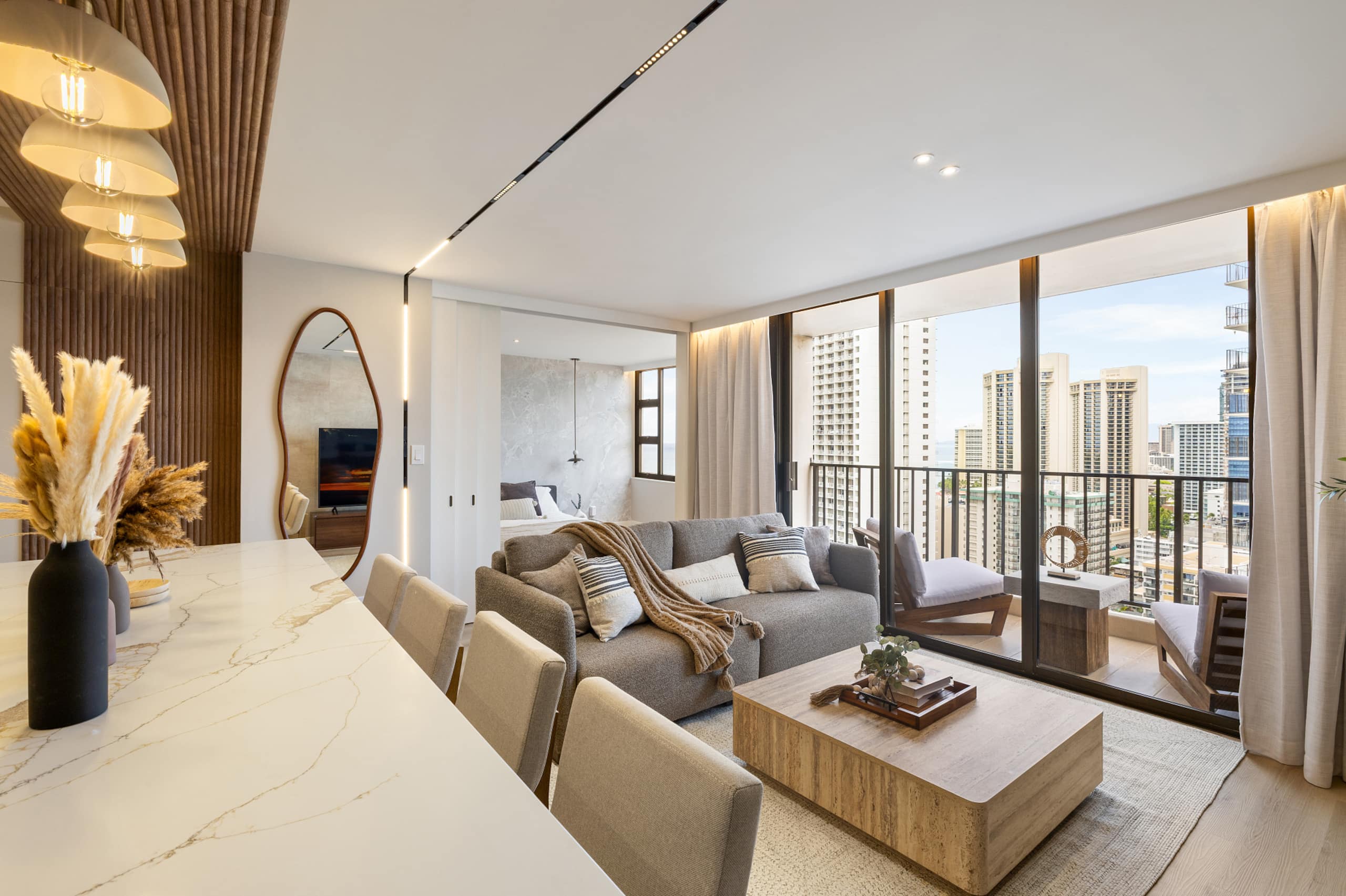 Waikiki Luxe Ocean Retreat 28F – 1 Parking - Image 4