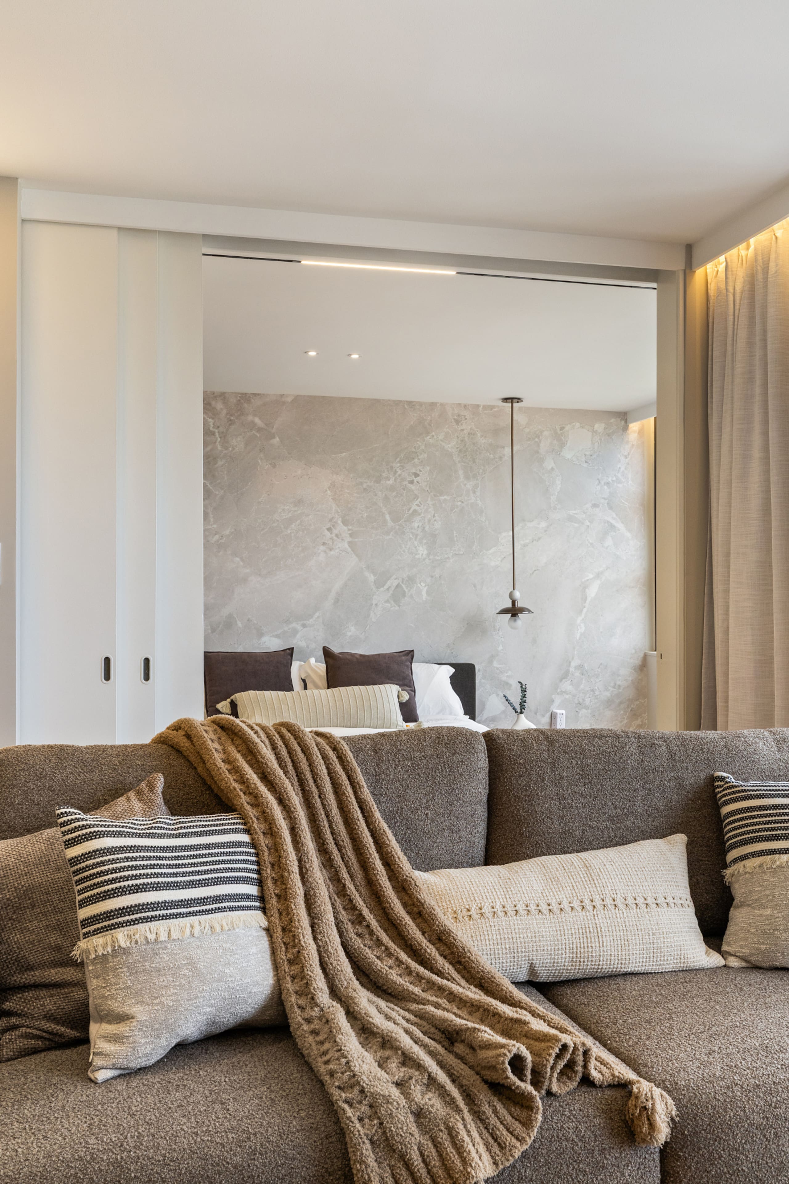 Waikiki Luxe Ocean Retreat 28F – 1 Parking - Image 3