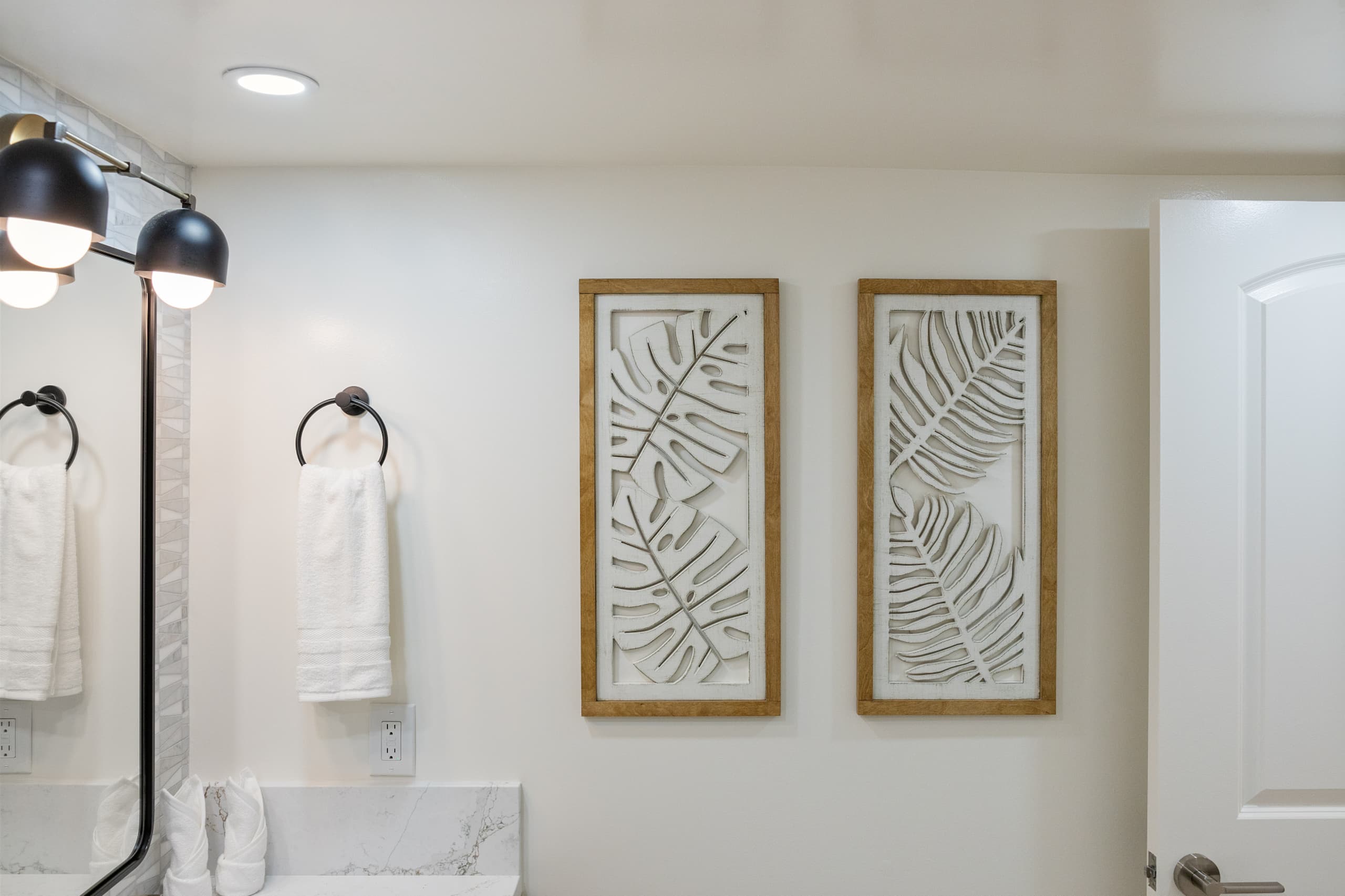 Waikiki Wave Retreat: Ocean Luxe on 17F - Image 36