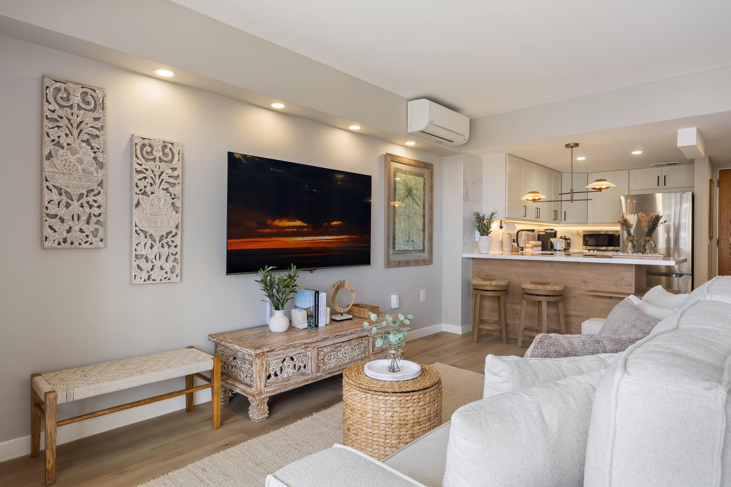 Waikiki Wave Retreat: Ocean Luxe on 17F - Image 9