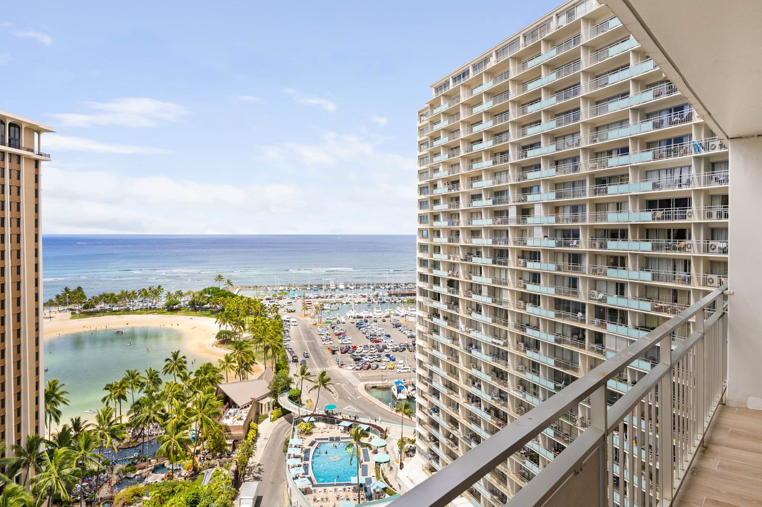 Waikiki Wave Retreat: Ocean Luxe on 17F - Image 41