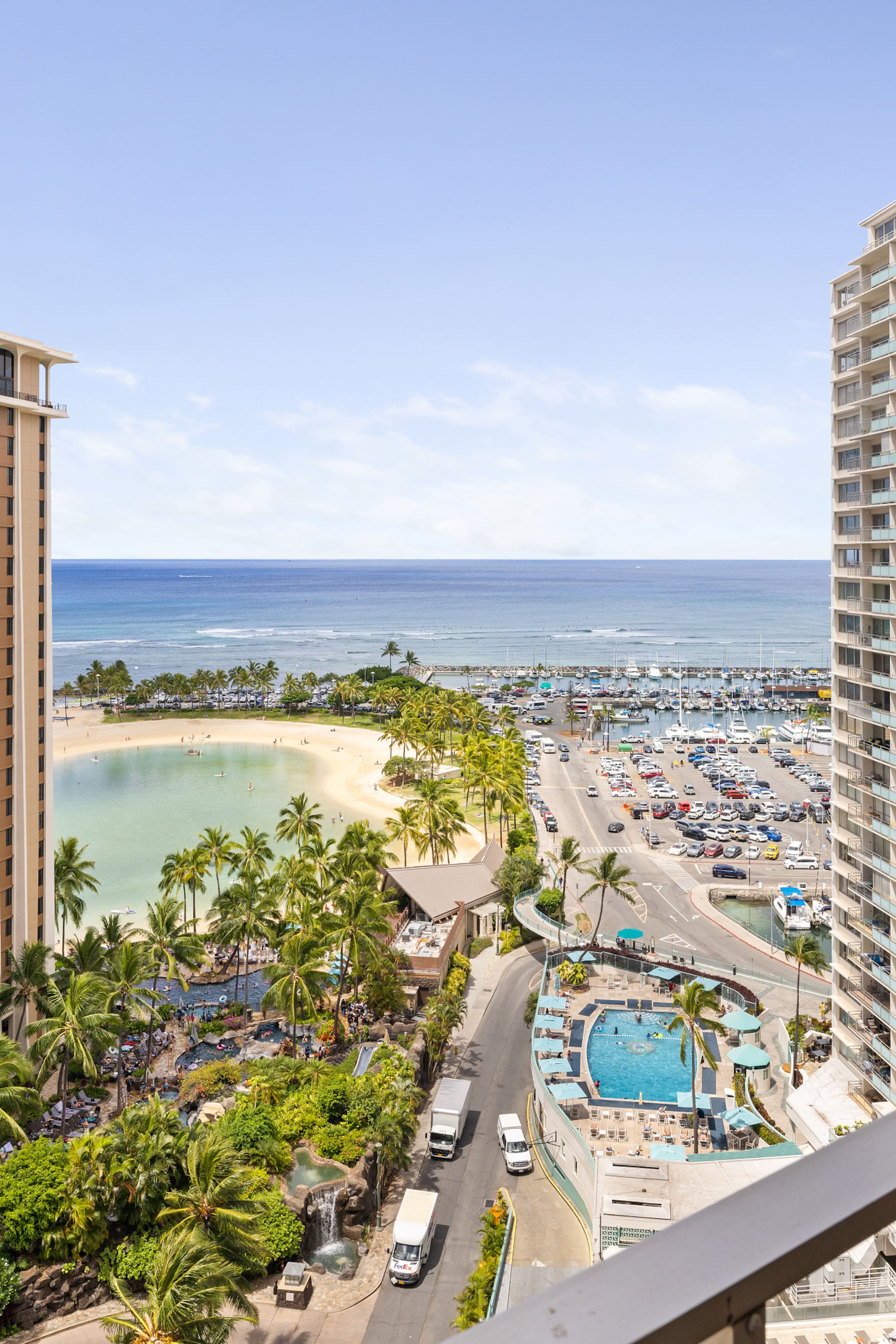 Waikiki Wave Retreat: Ocean Luxe on 17F - Image 43