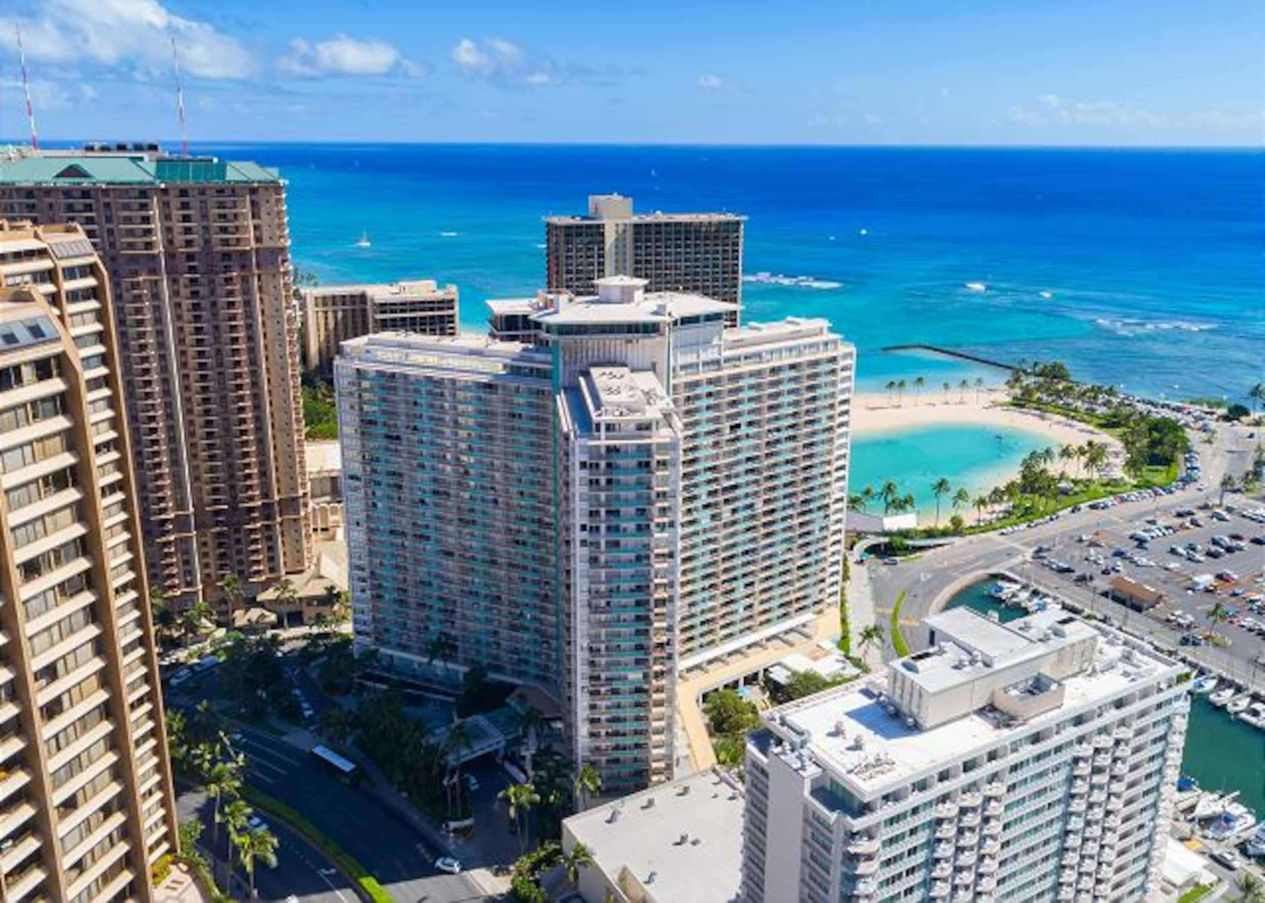 Waikiki Wave Retreat: Ocean Luxe on 17F - Image 48