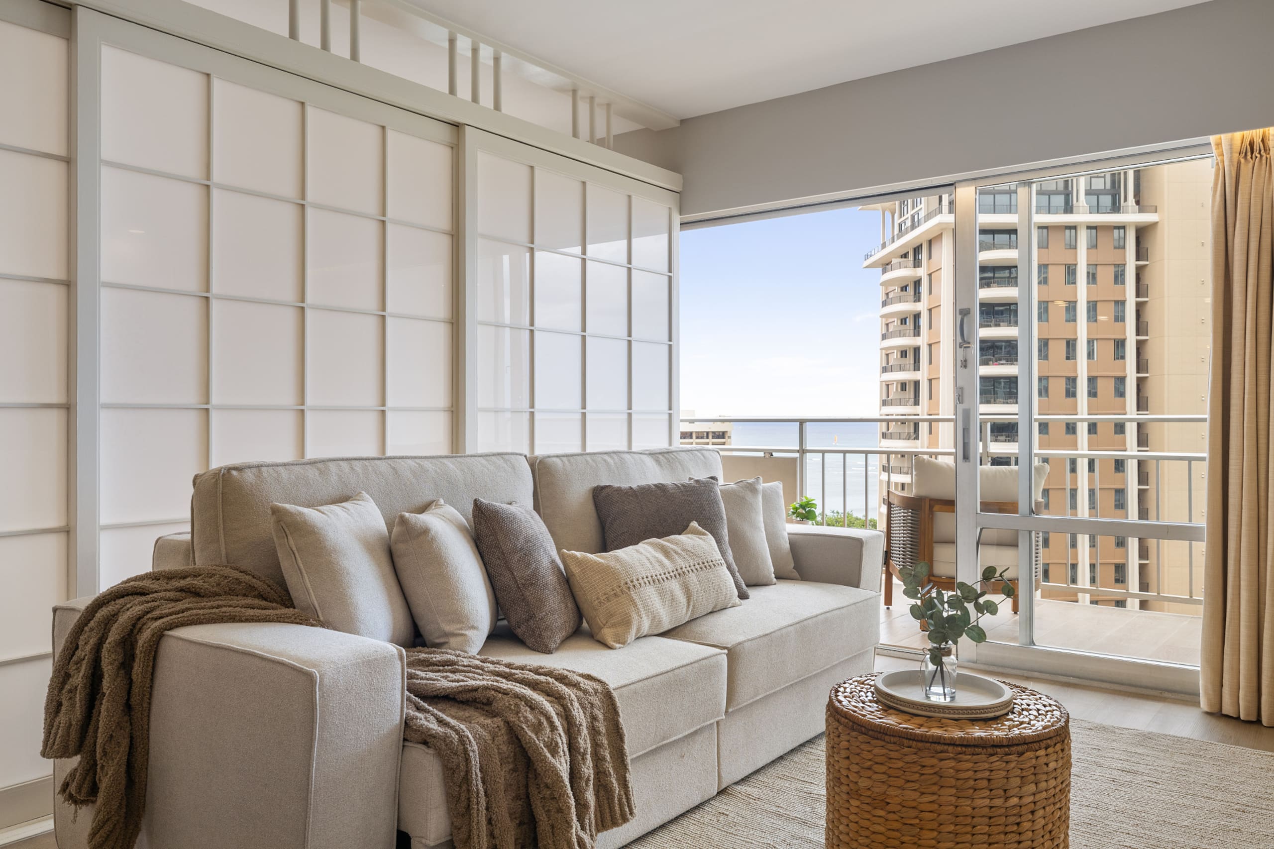 Waikiki Wave Retreat: Ocean Luxe on 17F - Image 7