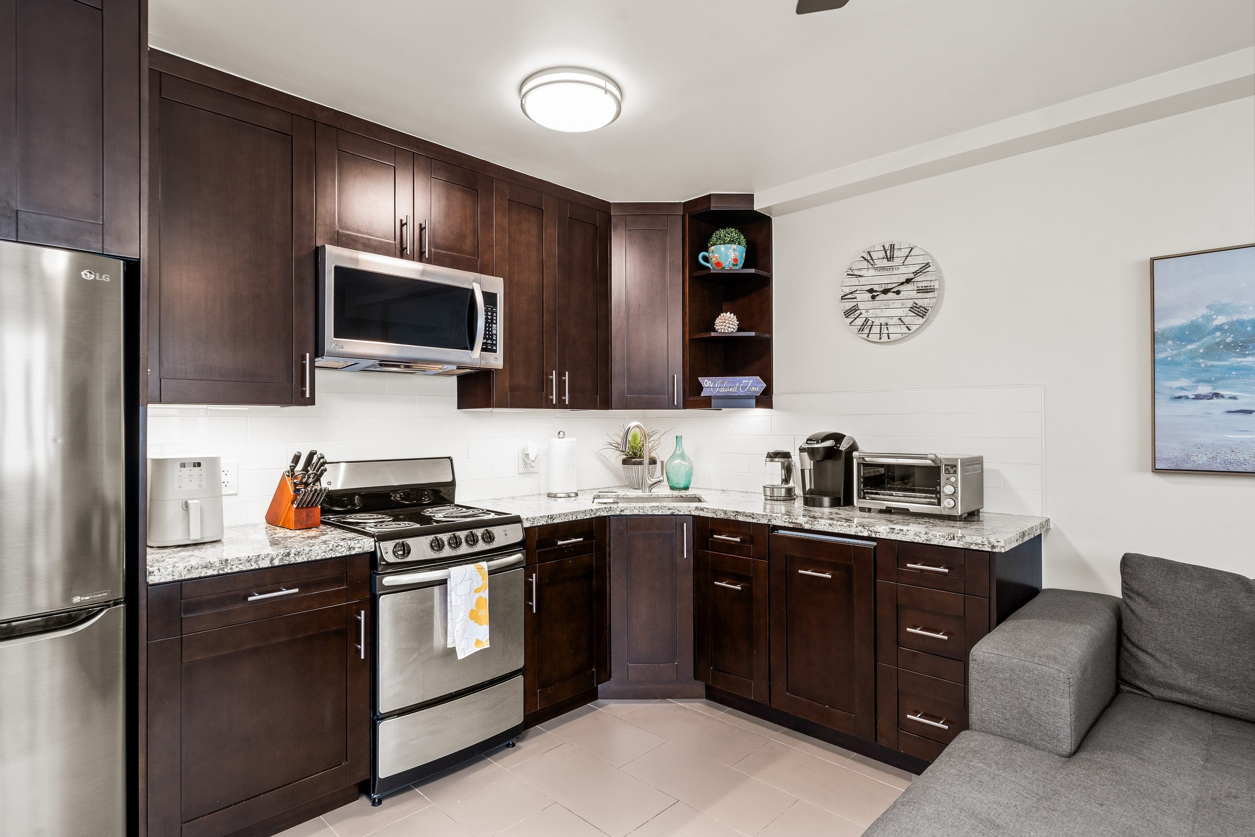 1 Block to Beach with FREE Parking Nearby! NH902 - Image 9