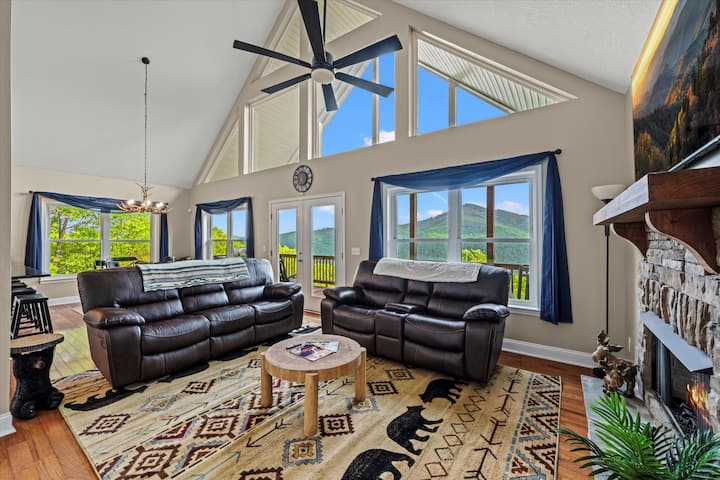 View-tastic In The Valley / Hot Tub / Views - Maggie Valley, NC