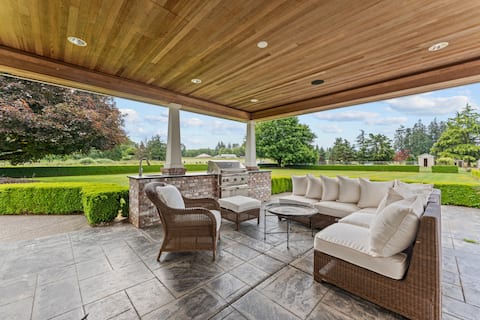 Willow & Vine | Vineyard Retreat | Sleeps 11