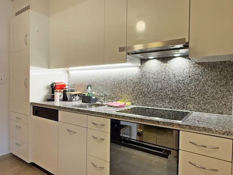 Popular Airbnb listing: Cresta hunting, wood, view, parking lot - SB28 in Sankt Moritz
