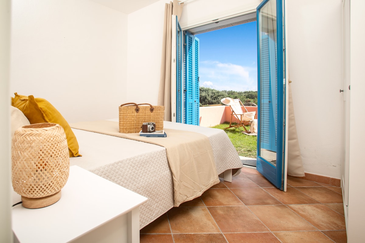 双人套房1，配备所有床上用品：毯子、枕套、床单和额外的枕头。
最后，还有毛巾和迎宾礼包。

房间内设有专属花园。