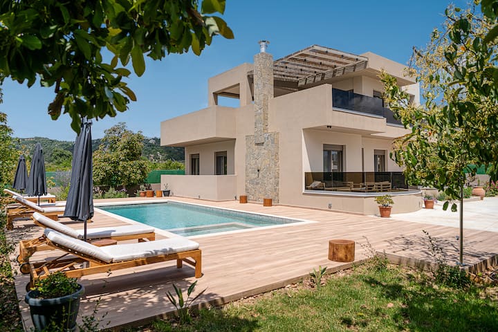 BRAND NEW May2025 Daniela Villa Chania near beach