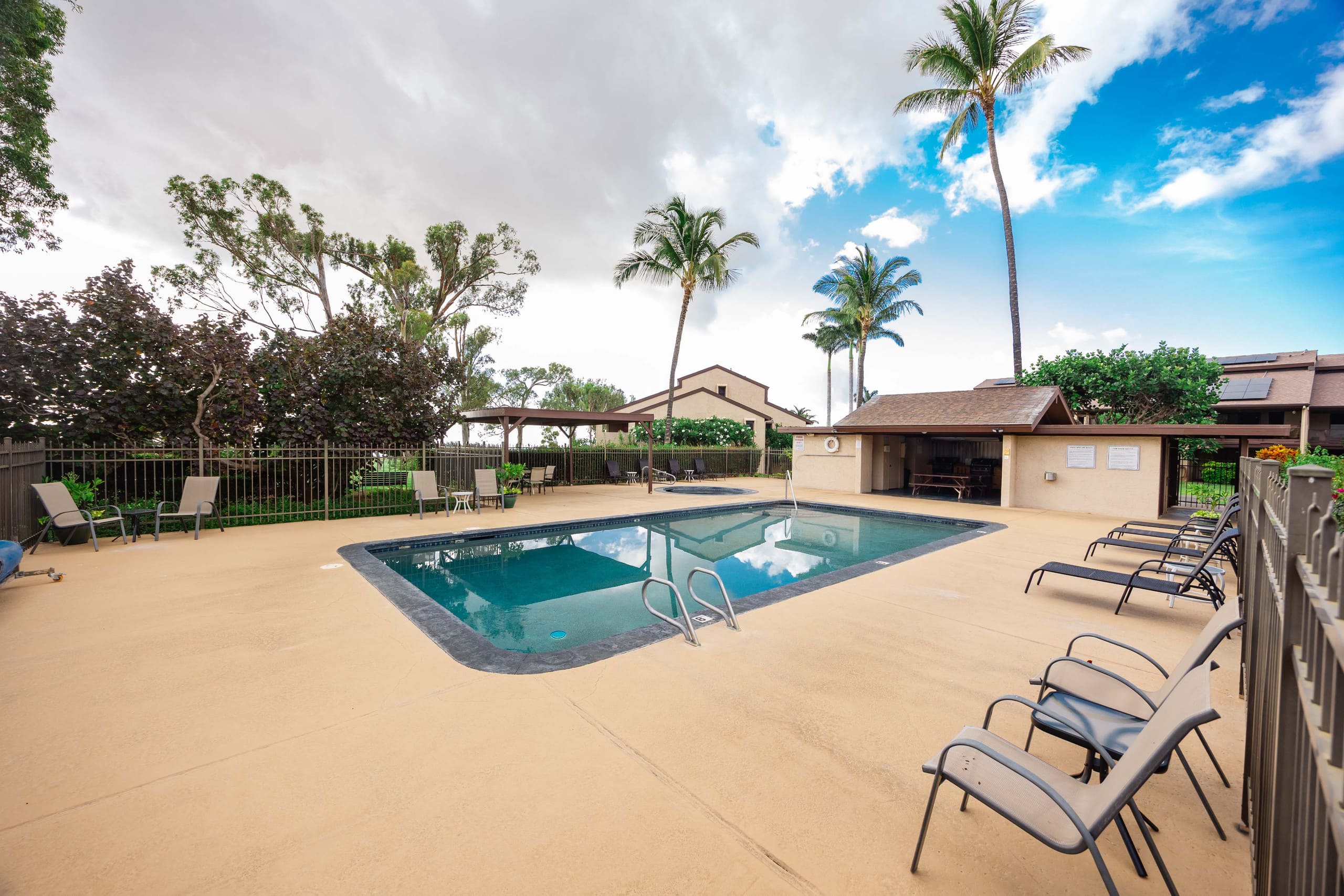 New 2 king beds AC heated pool - Photo 83