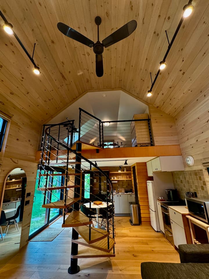 Private Barn Retreat Nestled In Nature - 康乃狄格