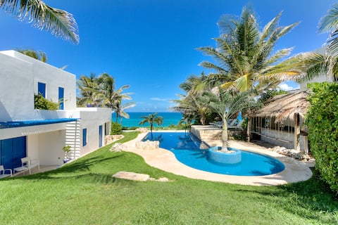 Casa Yáax Ocean Front Villa Breakfast included