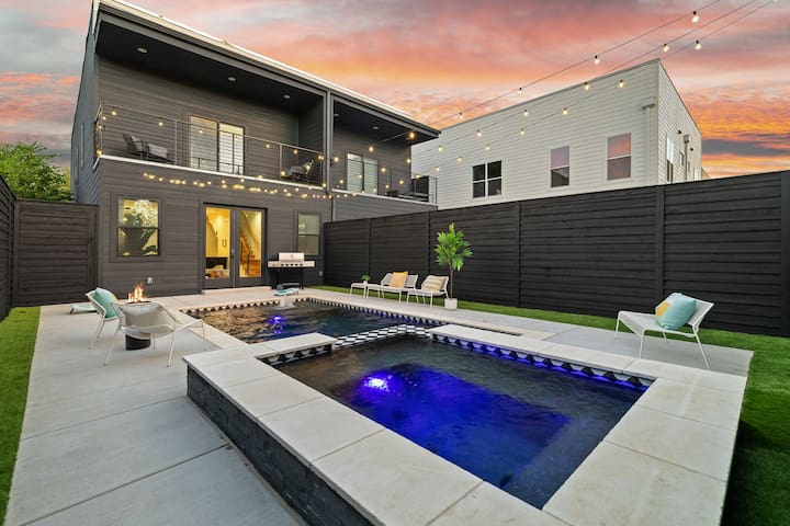 Heated Pool + Spa + Located in Heart of Dallas!