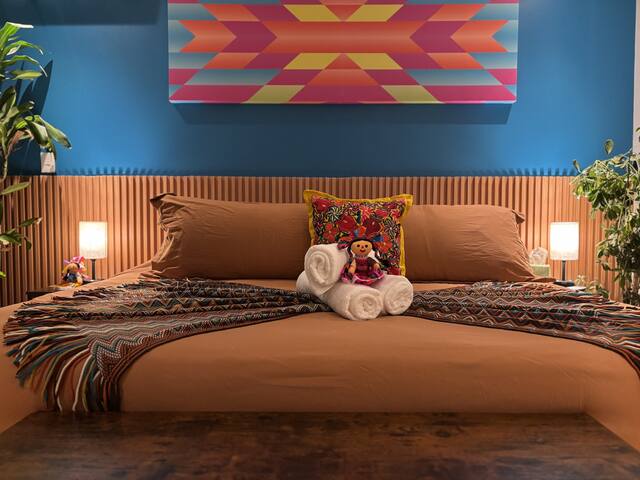 Dos Vidas Condesa Duplex 6 Bedroom / 12 Guest /AC gallery image 5