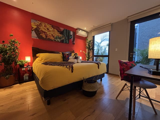 Dos Vidas Condesa Duplex 6 Bedroom / 12 Guest /AC gallery image 3