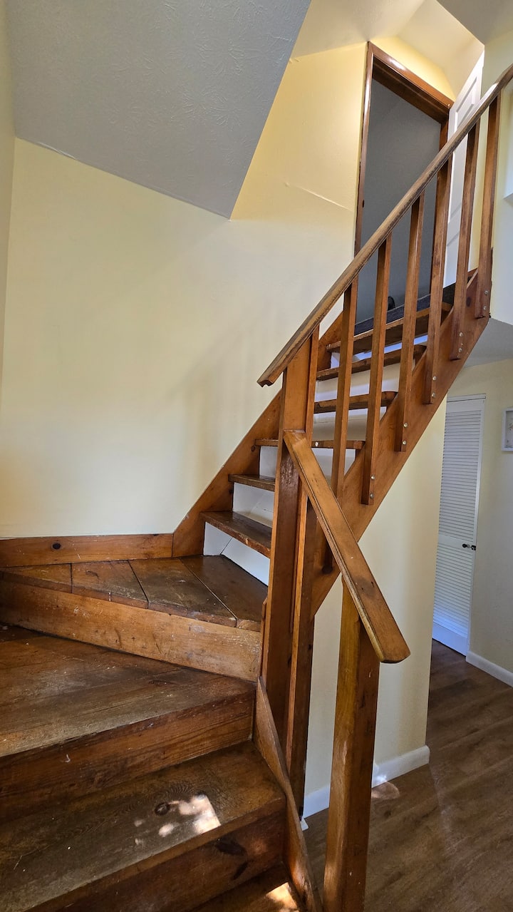Steep stairs to Bedroom 2! Please use caution.