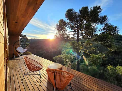 Luxury Cabin with Jacuzzi, Fireplace and Waterfall