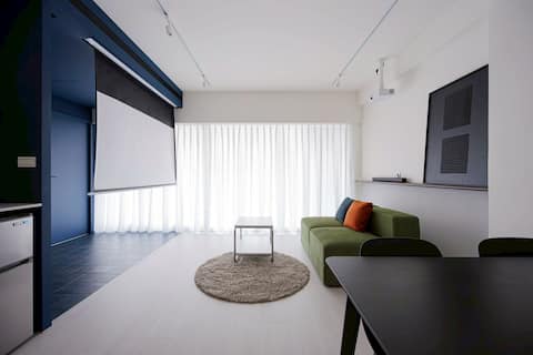 X4A-4 people stay in the Green Sofa Sunshine Residence (with elevator) near Taipei Station, suitable