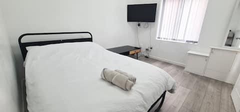Room in Portsmouth close to Fratton Train Station