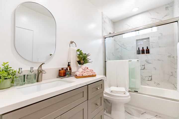 4-Bedroom NEW Private Townhouse 6 beds gallery image 5