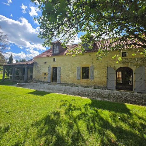 Espérier House with Pool