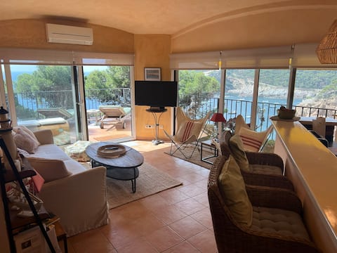 Popular Airbnb listing: Apartment with unique views in Begur