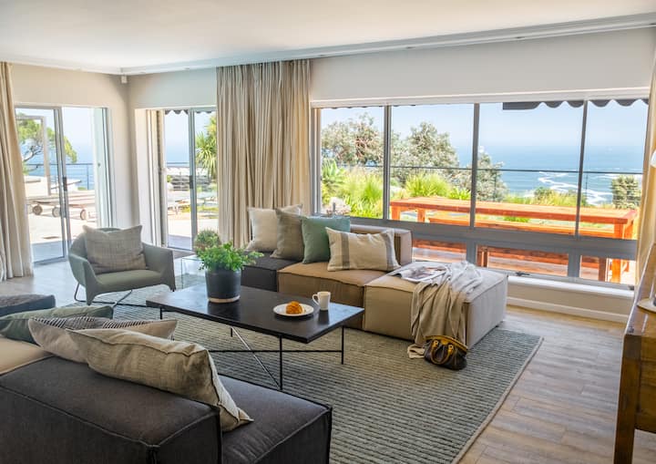 Villa 15 Woodford - Sea. Sky. Camps Bay. - Cape Town