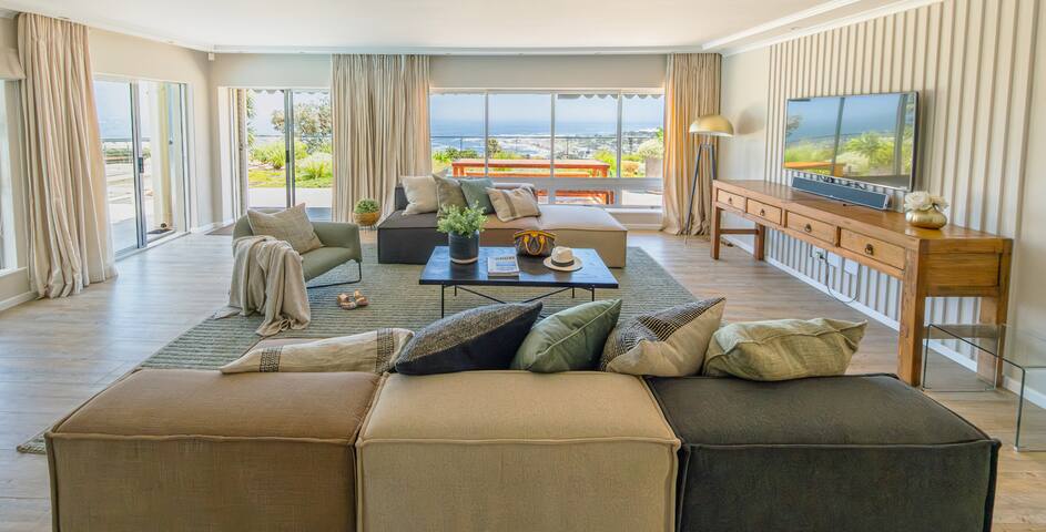 Villa 15 Woodford – Sea. Sky. Splash. gallery image 3