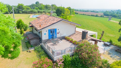 [swimming pool and private garden] Casa in collina