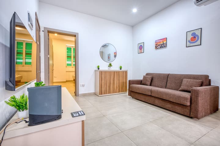 Ta Xbiex Marina Gem | Modern 1br | Sleeps 5 - Malta