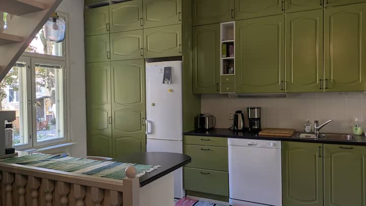 Wooden Row House Apartment Near The Center - 투르쿠