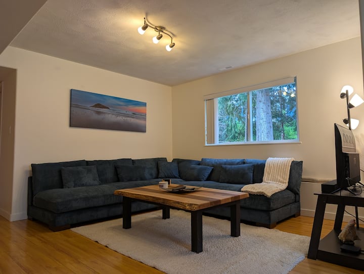 Cozy & Spacious Guest Suite - Campbell River