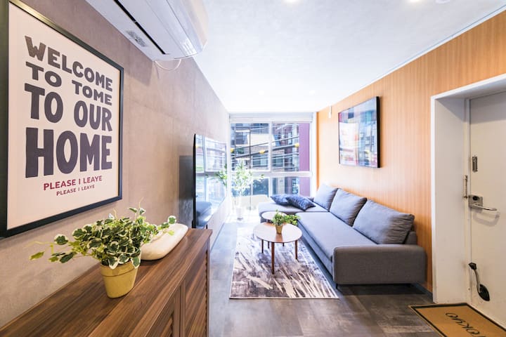 2.静かな新宿エリア/シモンズベッド/コンビニ・飲食店多数/駅徒歩4分/デザイナーズホテル