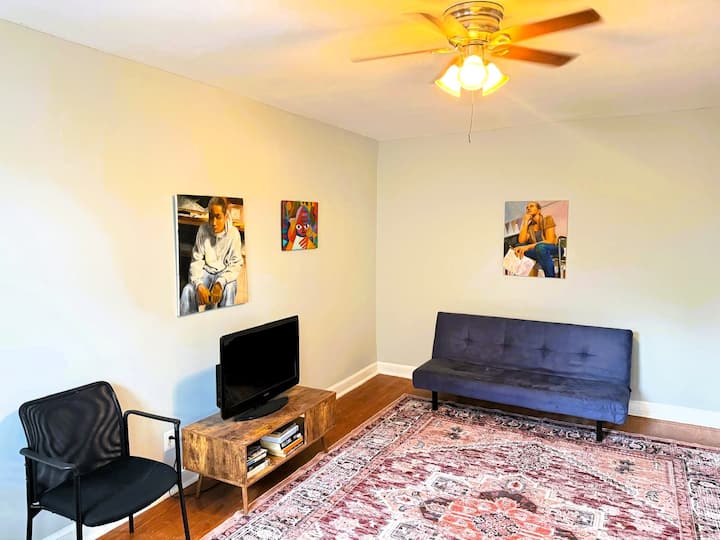 Cozy Bedroom + Full Apt. Access + Parkinginquire - Washington, D.C.