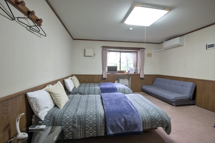 საძინებელი 4