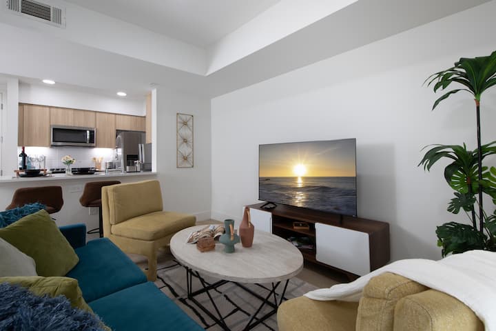 High-end 1br Oasis | Walk To Ocean & 3rd Street - Santa Monica, CA