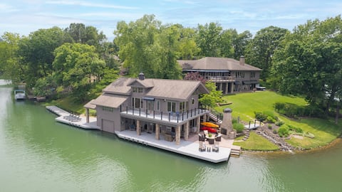 Very own peninsula, hot tub, game room, luxury