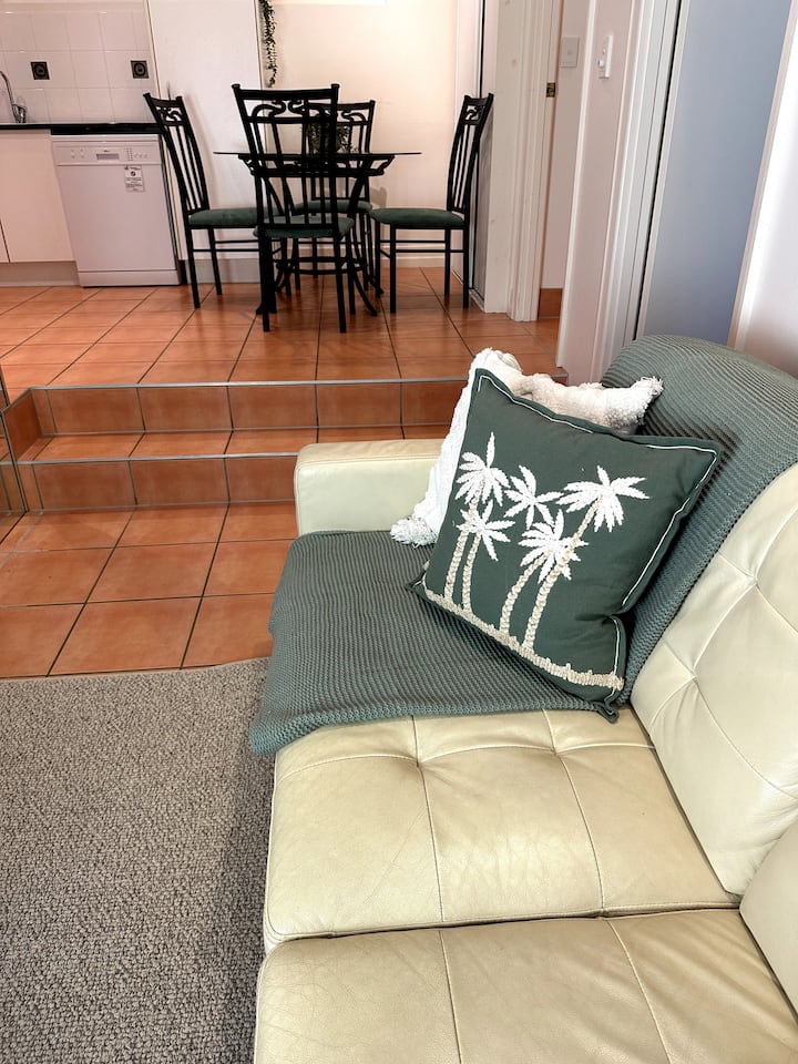 Sunset View - Riverrock Retreat - 2br - Yandina