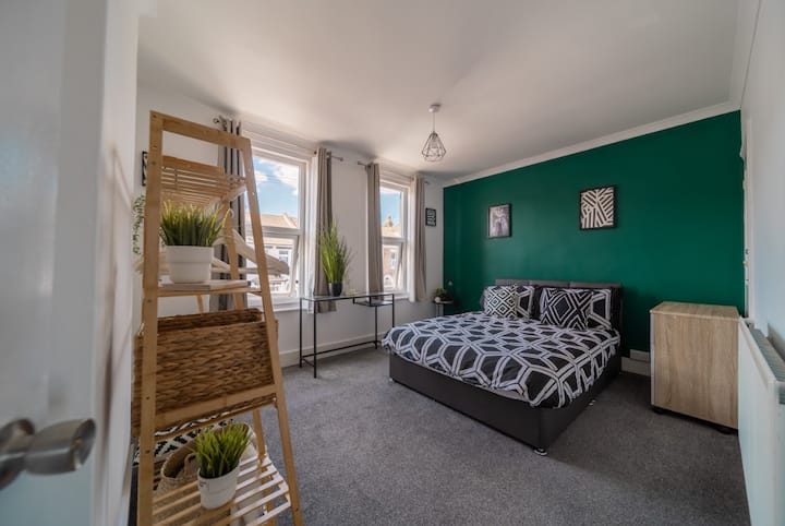 საძინებელი 1