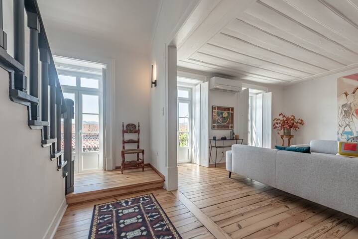 Unique riverside apartment with turret gallery image 2