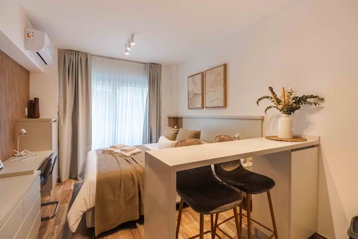 Estúdio em prédio novo em Retiro