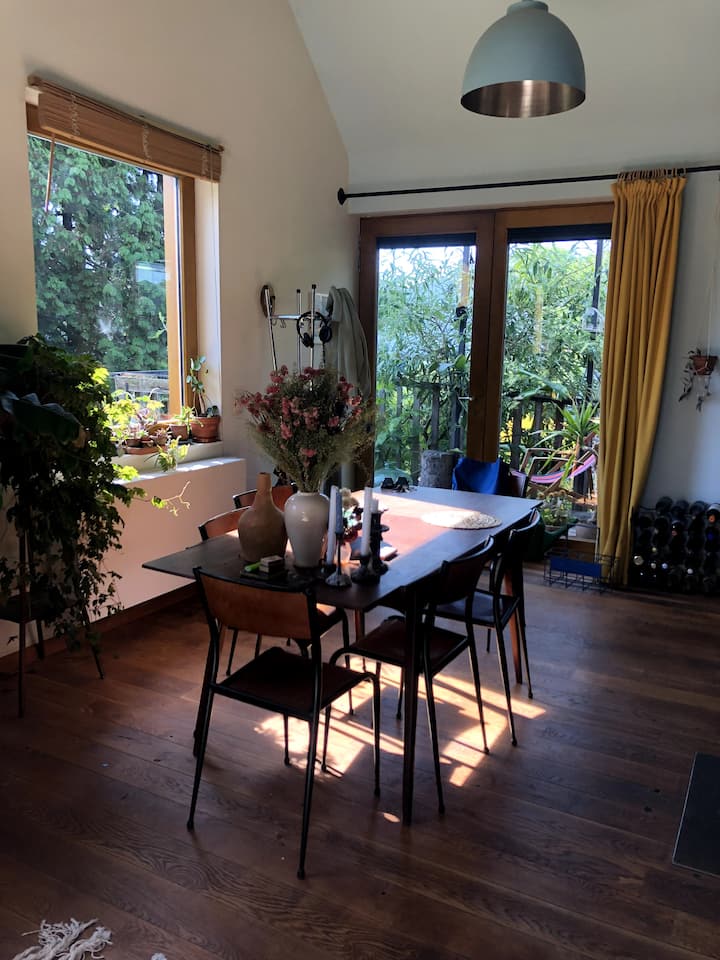 Green & Peaceful Home W/ Swimming Pond Near Centre - Belgium
